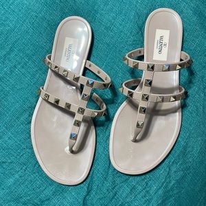 Valentino sandals with a broken strap but still able to wear